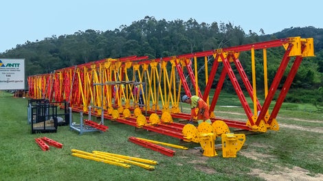 Hafif çelik profiller sayesinde vinç kullanmadan kulelerin ve kirişlerin ön montajını yapmak mümkündür. Ayrıca, hafif ve ergonomik profiller sayesinde, montaj sadece el ile herhangi bir taşıma aracı olmadan gerçekleştirilebilir. 