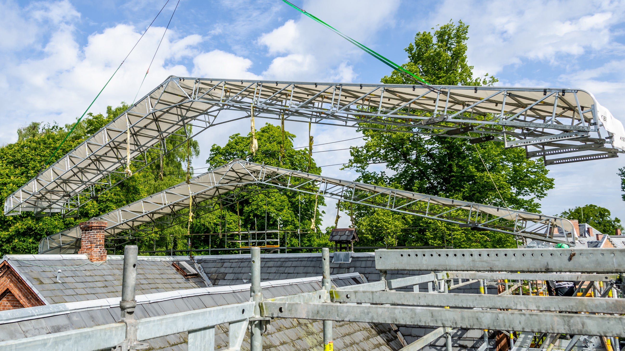 Brugervenlig håndtering og enkel montering uafhængig af det bærende stillads.