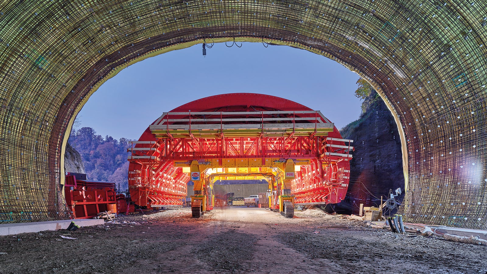 Danube projekti erisuseks on viis erinevat tunneli ristlõiget. <br/>(Foto: PERI SE)<br/>