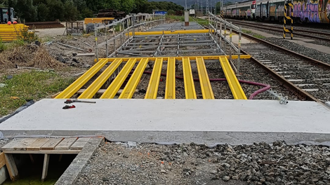 Andamios PERI UP para montaje de andén provisional