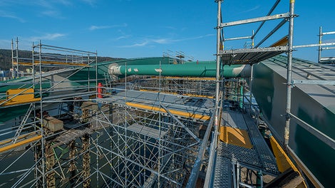 Pracovní podlaha pod vodorovným ztužidlem.