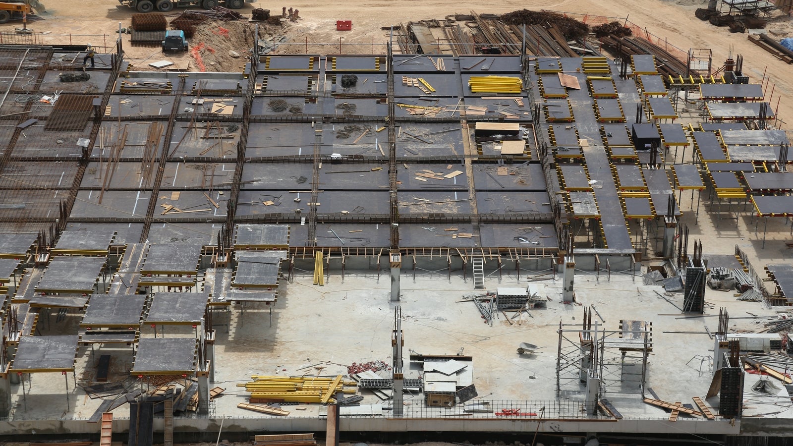 Fast shuttering and striking