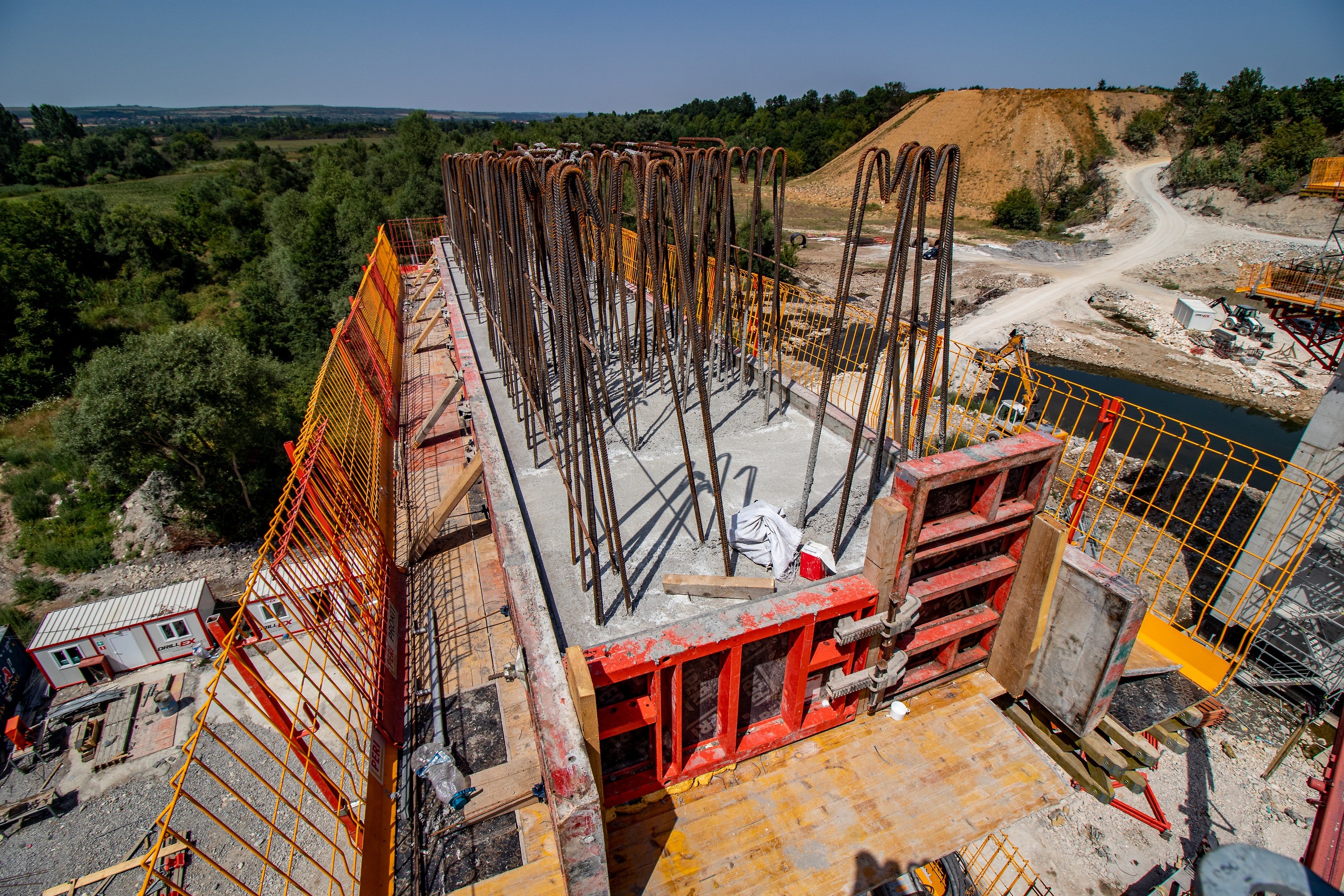 Страничен кофраж за ригел етап 1 система TRIO и обезопасяване PROKIT