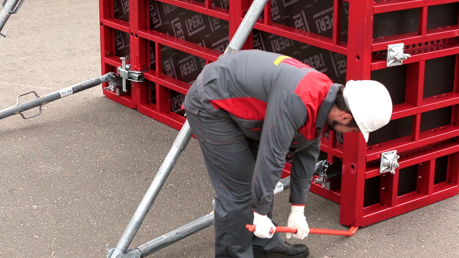 Фаска и монтажка для легкого монтажа опалубки