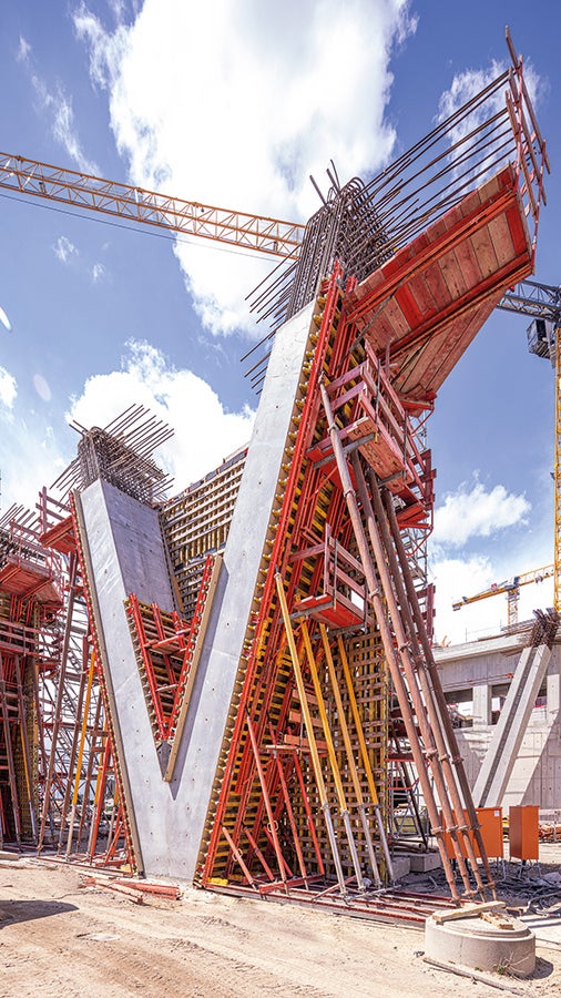 Auch die Herstellung der 70 V-Stützen erfolgte mithilfe von PERI Schalungssystemen.