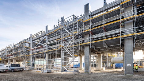 Gracias a una planificación 3D detallada y a un control logístico riguroso, los procesos de reposición de materiales y montaje se coordinaron a la perfección durante todo el proyecto.<br/>(Foto: PERI SE)