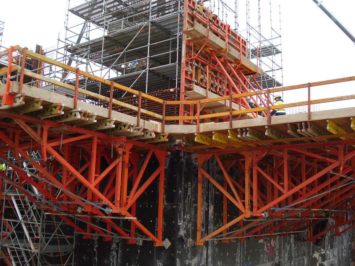 SB Brace frame platform corner detail.