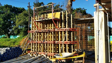 Encofrado VARIO GT-24 y VARIO VT-20 para muros y columnas.