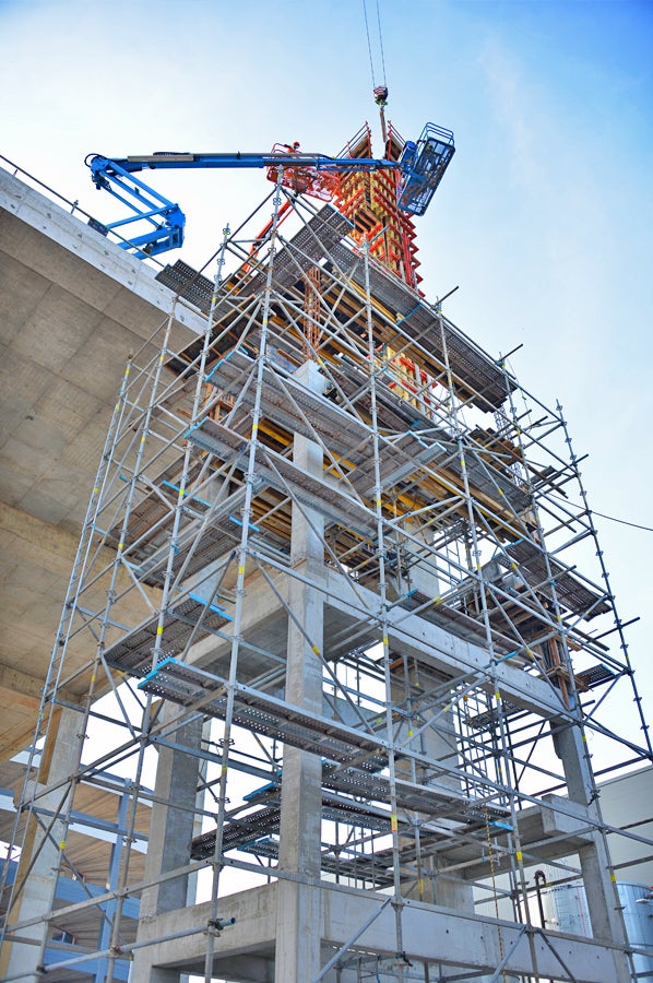PERI UP Rosett Modular Scaffold as an access platform to level 2