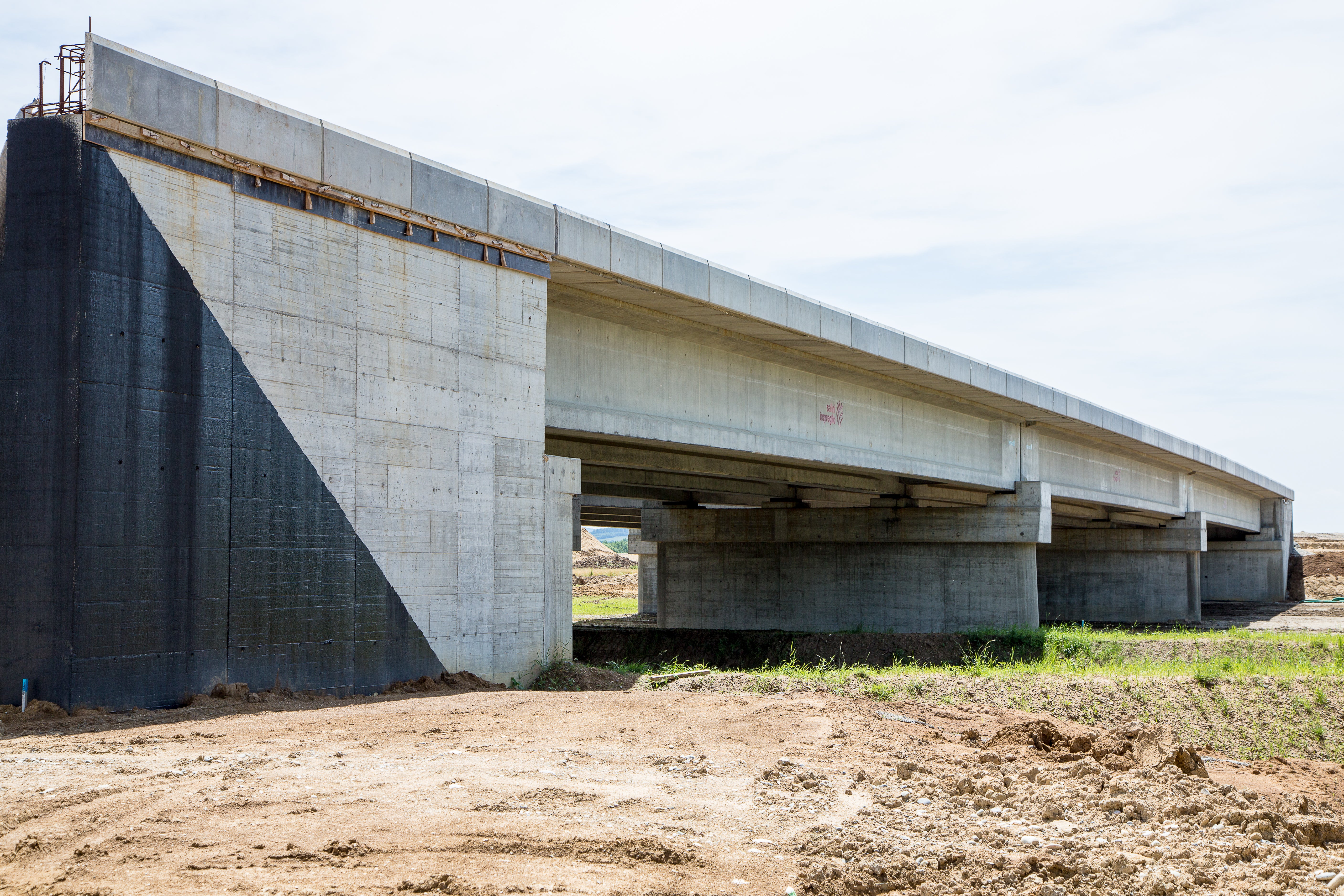 Pod pe autostrada peste pârâul Vadana, km 39+558, România