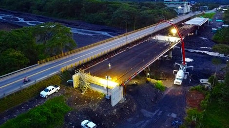 Celosías y ménsulas VARIOKIT para el soporte del tablero del Puente. 