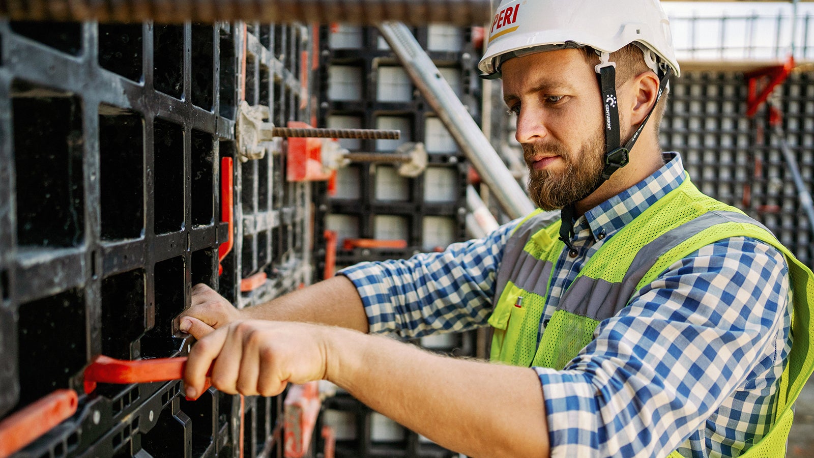 <p>DUO rend les t&amp;acirc;ches de coffrage particuli&amp;egrave;rement efficaces et faciles. Gr&amp;acirc;ce &amp;agrave; sa structure bien con&amp;ccedil;ue, DUO est id&amp;eacute;al pour la construction en b&amp;eacute;ton. Les composants l&amp;eacute;gers du syst&amp;egrave;me et les connexions sans outil permettent un assemblage rapide.</p><br/>