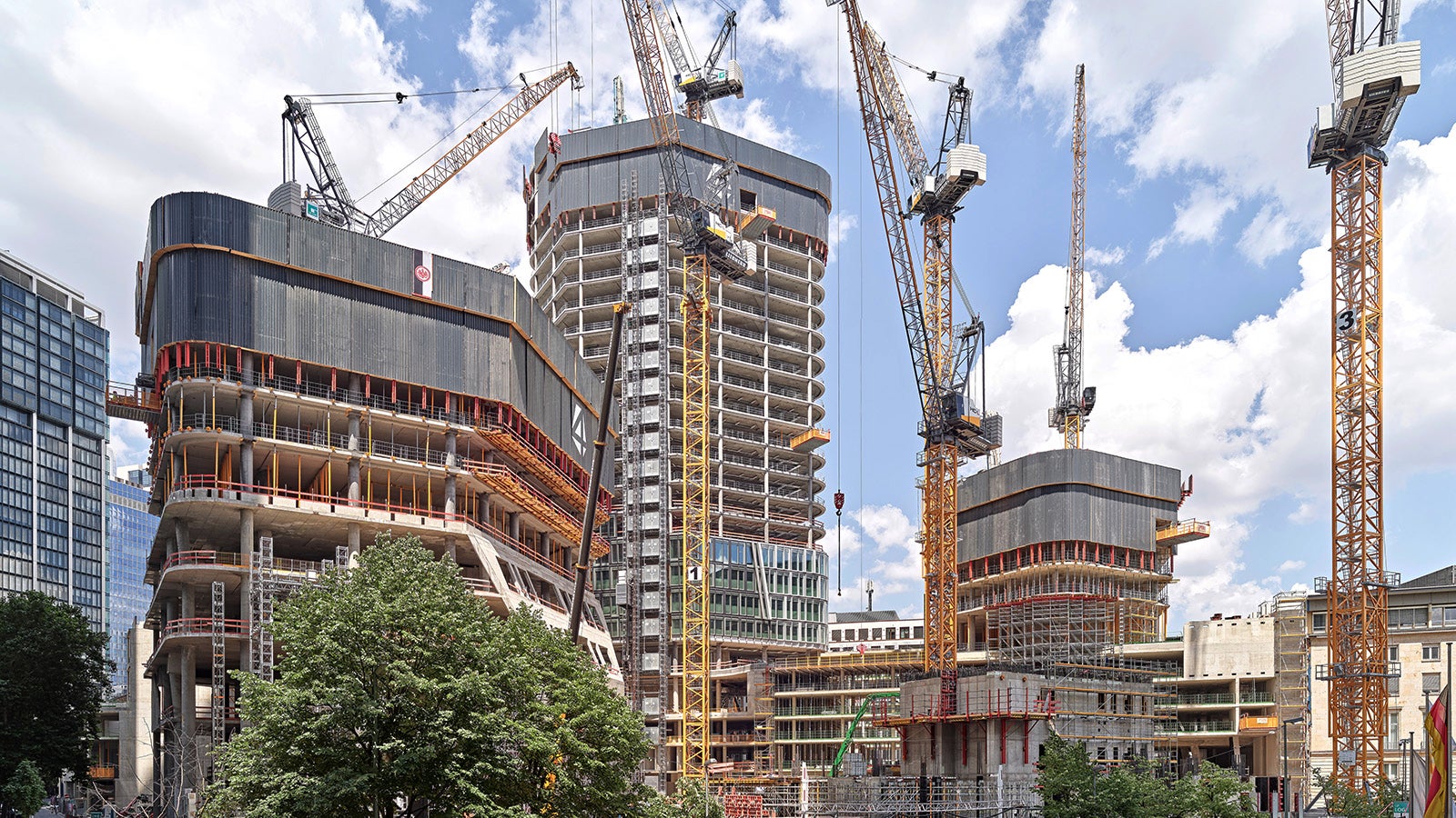 Vierfach hoch mit PERI 