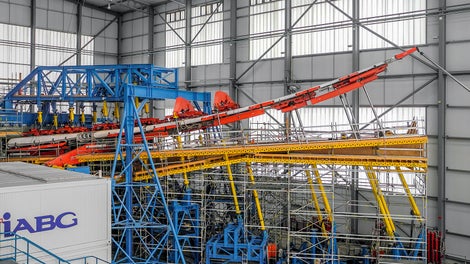 Леса PERI UP Flex могут применяться не только для обеспечения доступа к фюзеляжу самолета, но и в качестве опорных, формообразующих конструкций.