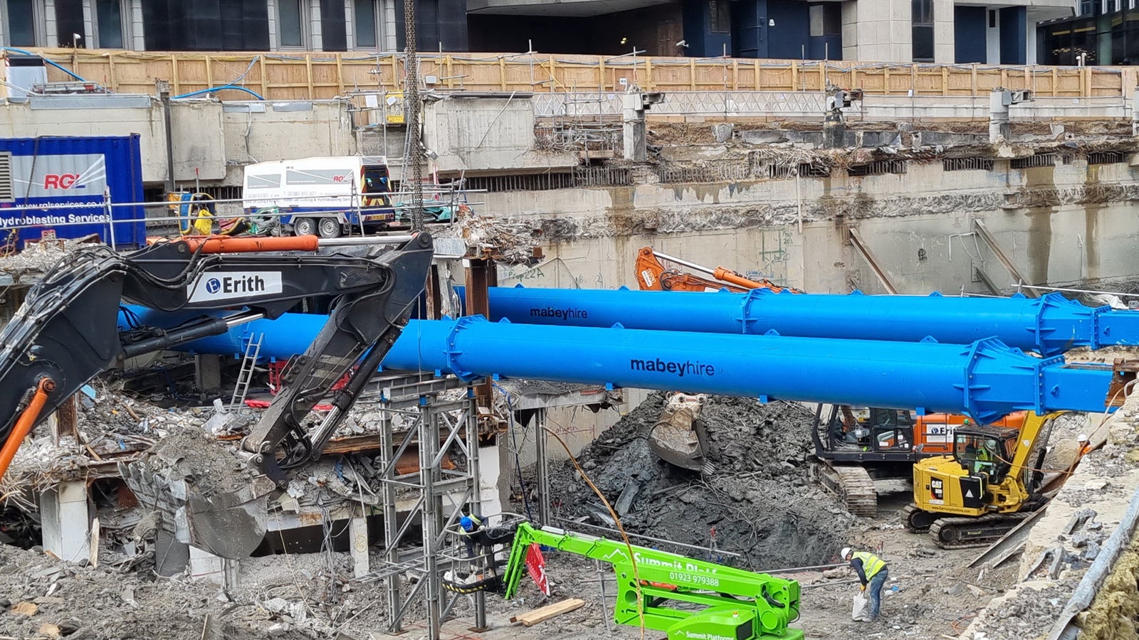 Mabey Hire Ltd. is a market leader in the UK, providing solutions for infrastructure and renovation construction projects. 