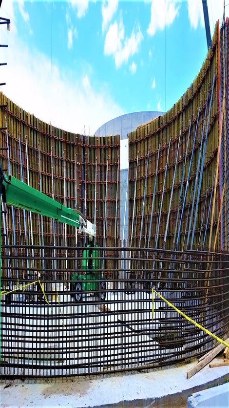 RUNDFLEX was used to form the round walls of the digester tanks and 42&#039; tall stacked MULTIPROP were used to support the slab formwork. 