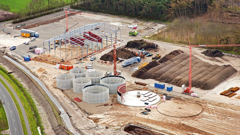 Insgesamt 17 Rundbehälter mit unterschiedlichen Radien konnten wirtschaftlich und in hoher Qualität hergestellt werden.