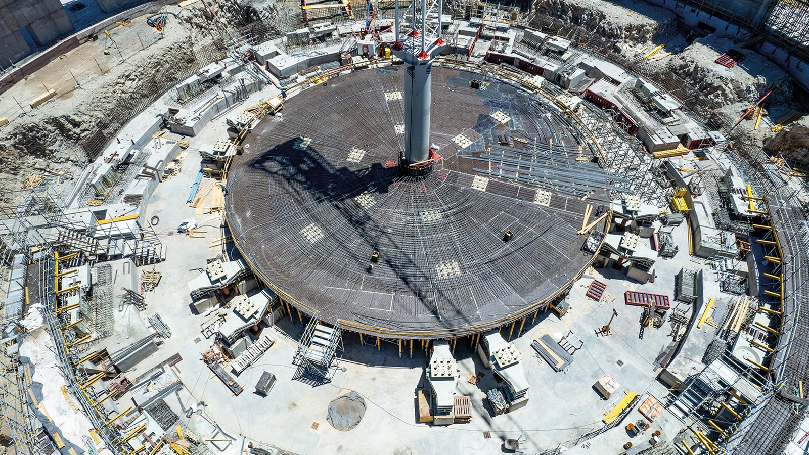 A bird's-eye view of the base of the ELT, which was formed with the MULTIFLEX girder slab formwork 