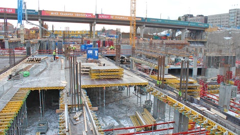 Triplan pysäköintilaitoksen työmaa vauhdissa tammikuussa 2017.