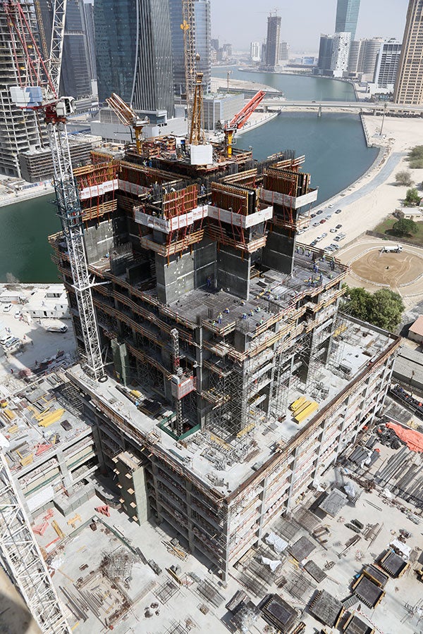 ACS climbing system and PERI UP Flex shoring used to build three huge core walls of 1,500 sqm each