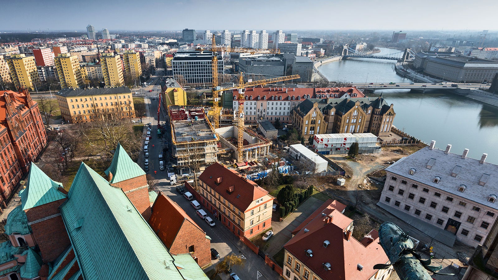 Lokalizacja budowy w centrum miasta to wyzwanie dla całej kadry, także ze względu na ściśle określone wymagania logistyczne