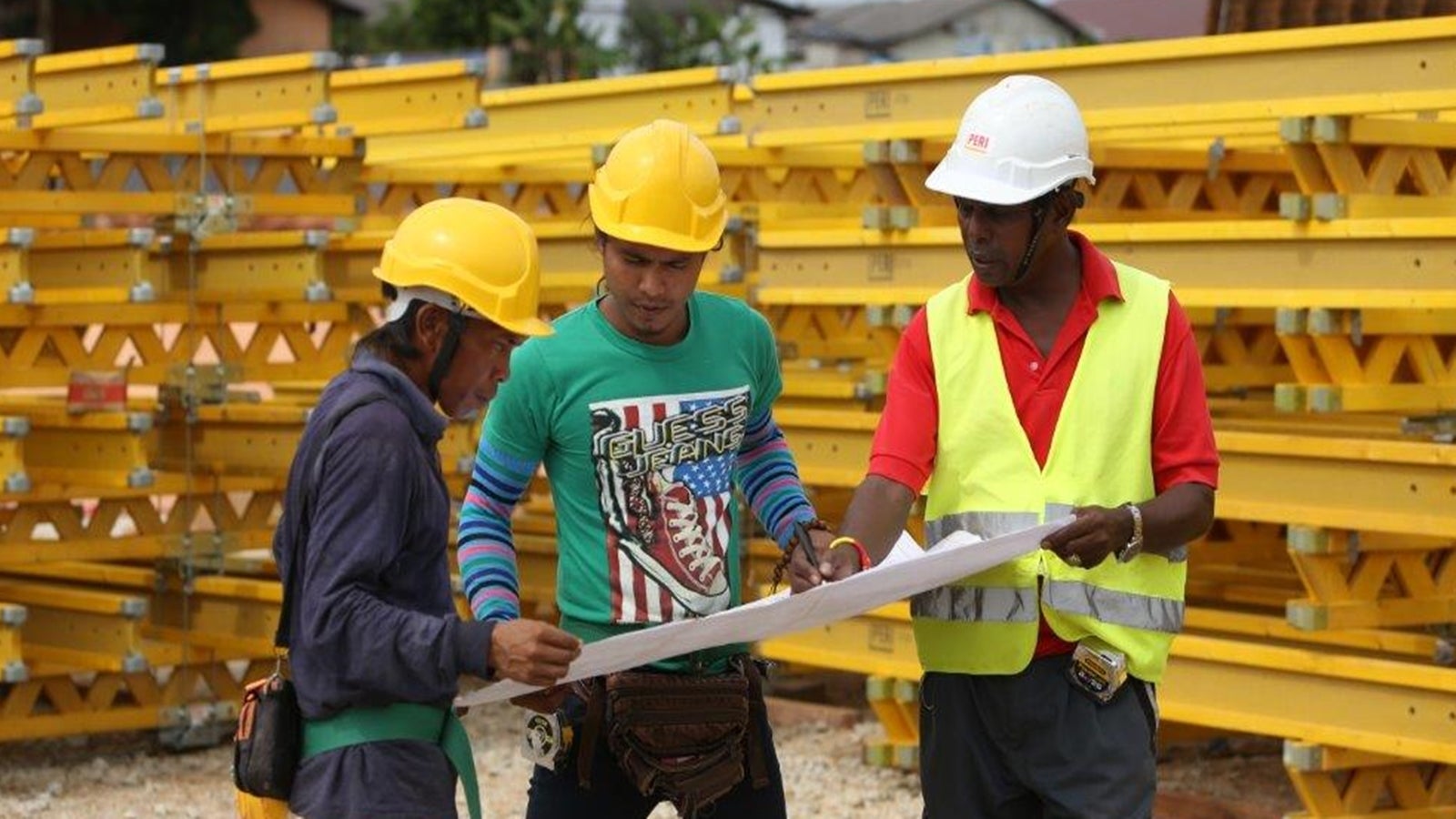 Site personnel are provided with comprehensive support by PERI engineer