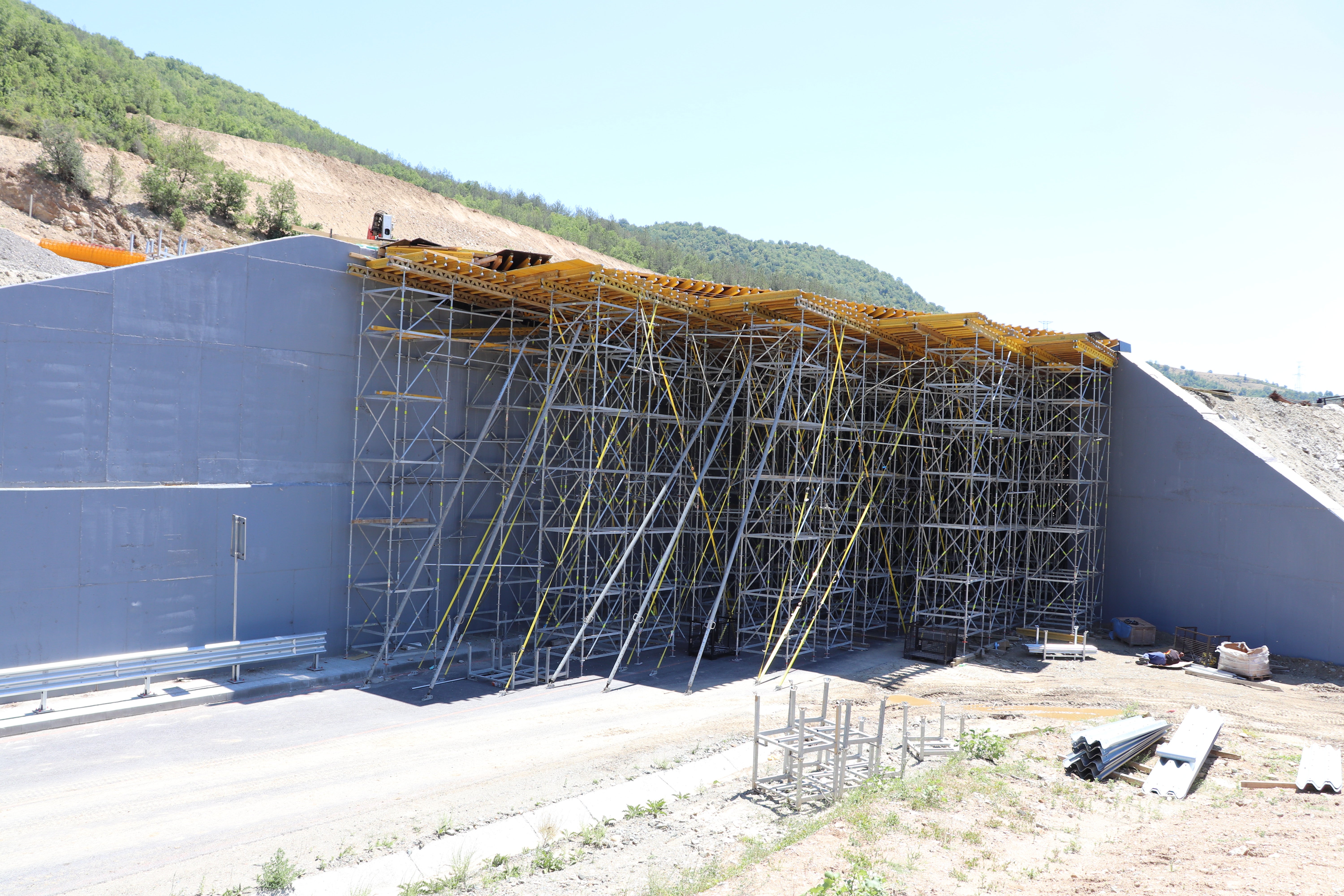 Висока част на пътния подлез