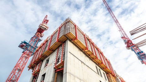 El núcleo del edificio, grande pero compartimentado, se formó con componentes del sistema autotrepante ACS.