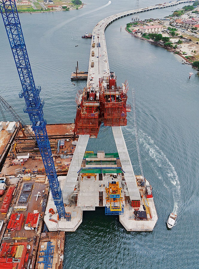The Lekki Ikoyi Bridge has an overall length of 1,357 m and connects the two city districts of Lekki on Victoria Island and Ikoyi on Lagos Island.