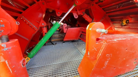 Спроектирована специальная металлическая вставка для адаптации к разным сечениям, не требует выезда тележки из тоннеля