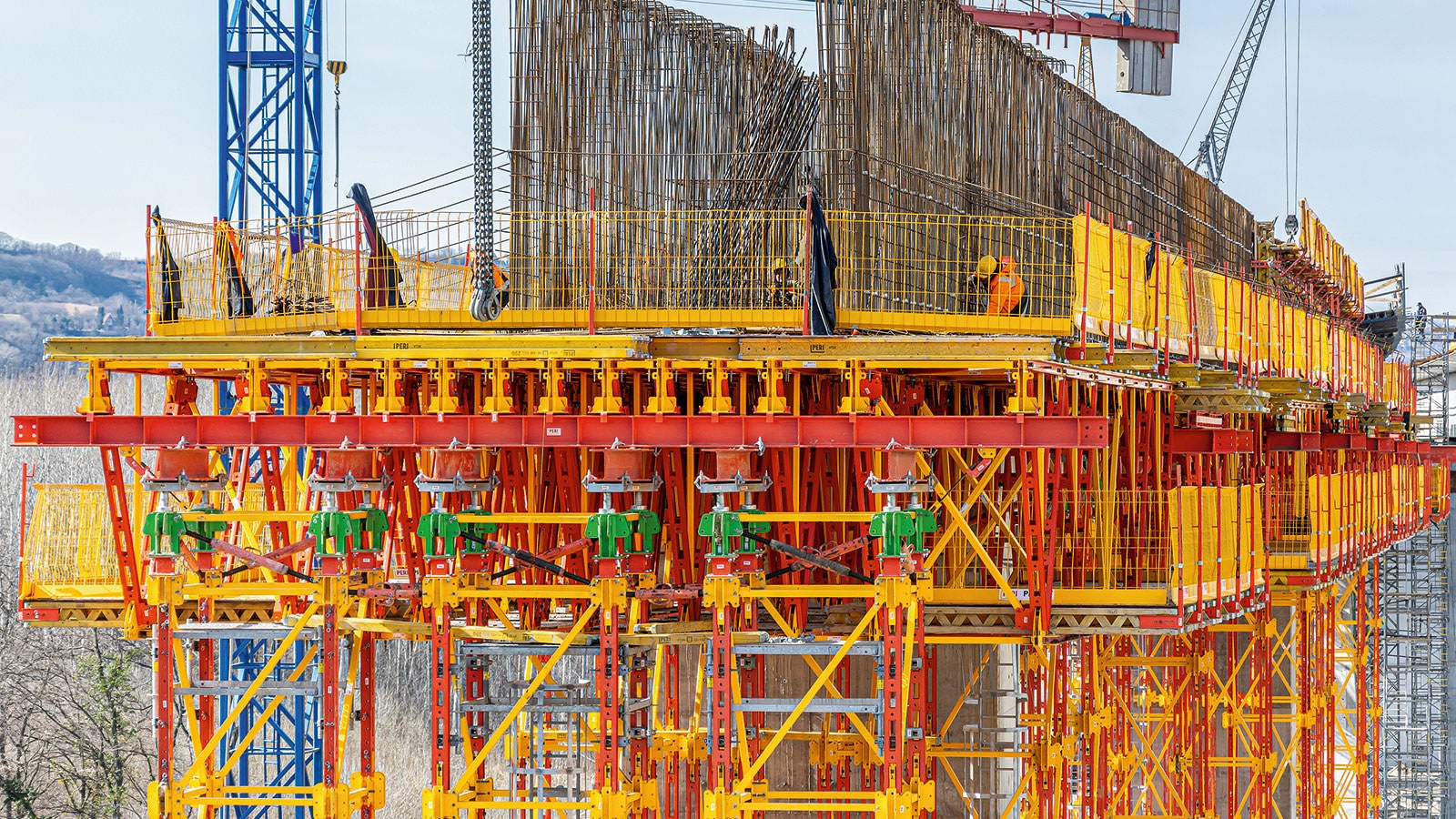 The PROKIT Guardrail provided site personnel with protection against open building edges at all times.
