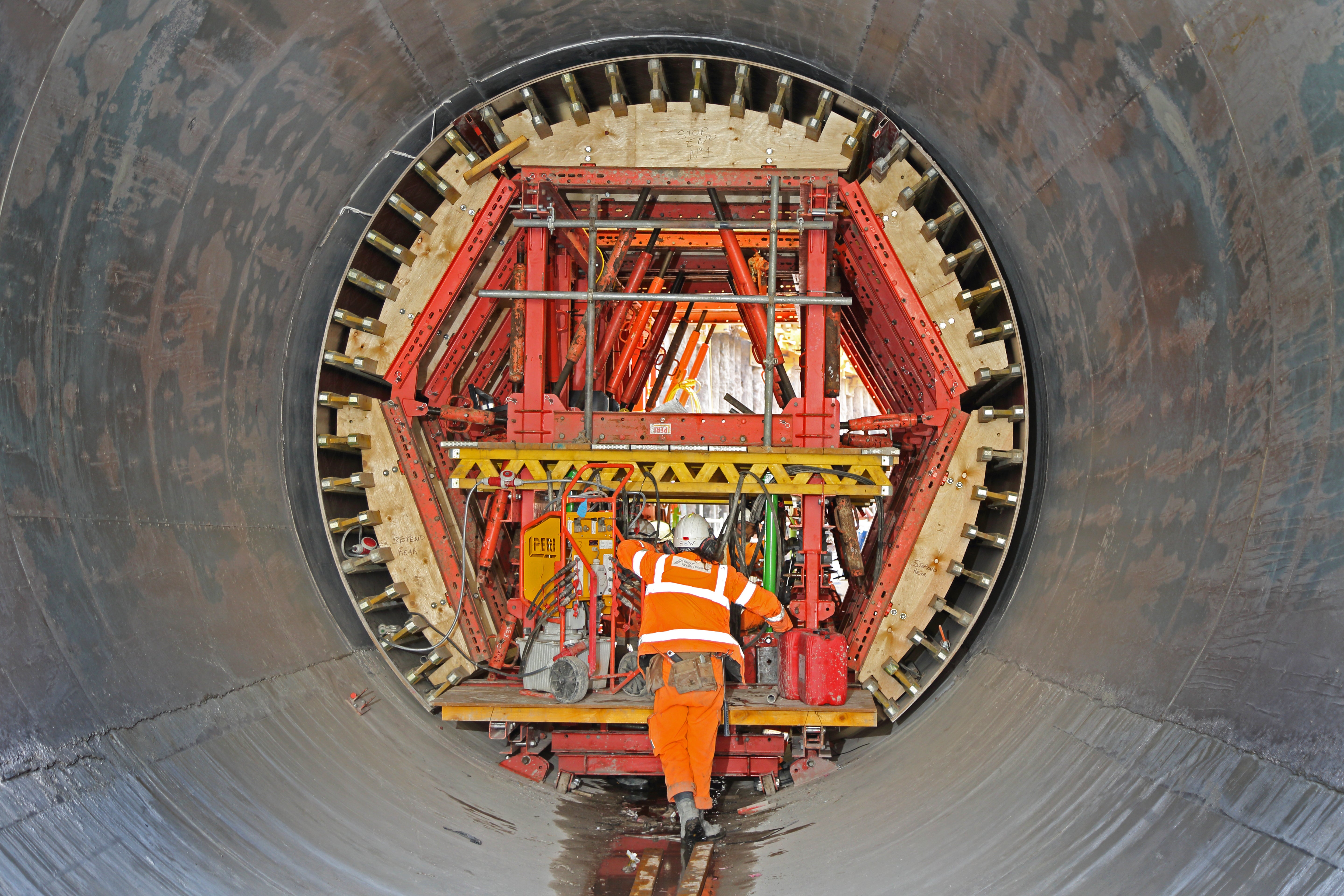 Hydraulic formwork used to form Shield Hall tunnel.
