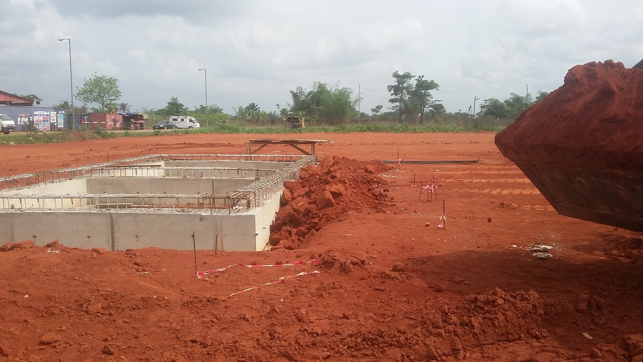 Backfilling of water bath heater concrete beam foundation