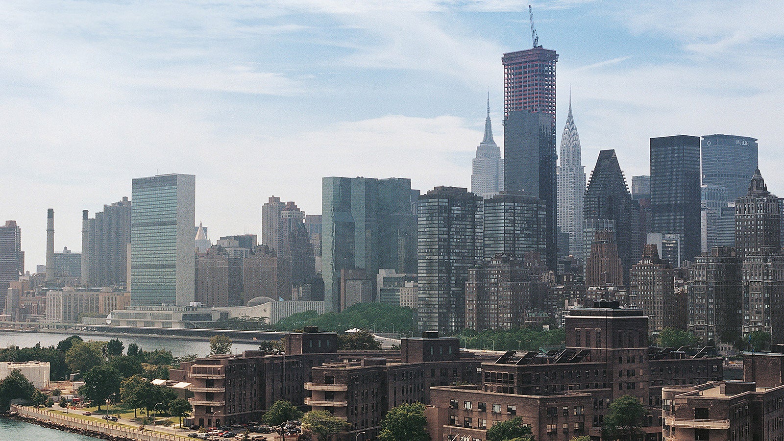 特朗普国际大厦III高达258 米 ，是纽约市最高的建筑，全新、豪华的设施。