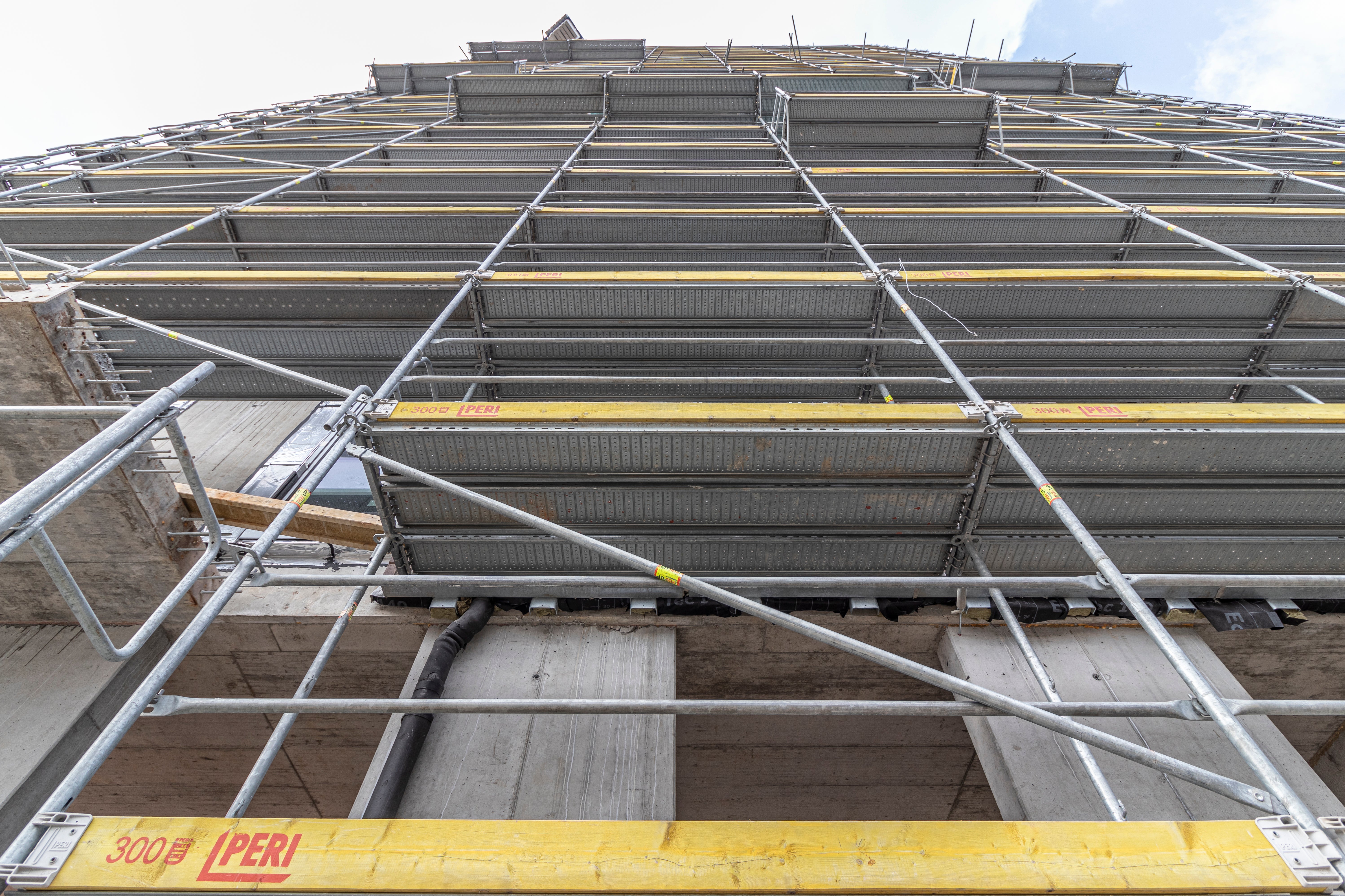 Фасадна система скеле PERI UP Easy - бързо, лесно и безопасно