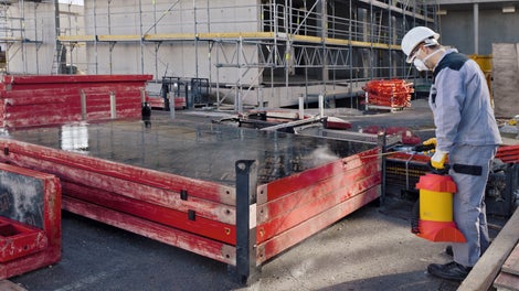 Pflege von Schalungsplatten 