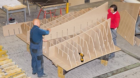 Os elementos de forma 3D foram pré-montados e prontos a utilizar pela PERI - com a ajuda de unidades de forma usinadas em equipamentos de carpintaria CNC.