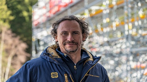 „Naše sportovní akce by se bez spolupráce s PERI už neobešly. Flexibilita konstrukčních řešení nám každoročně pomáhá doplnit vybavení areálu, nebo rozšířit užitný prostor a infrastrukturu. Uvědomujeme si, že nejsme jednoduchým zákazníkem. Často přicházíme na <br/>poslední chvíli s mnohdy nestandardními požadavky, ale vždy je nám vyhověno. Myslím, že zde obchodní vztah dávno přerostl v přátelství a zapálení pro společnou věc. Děkujeme.“