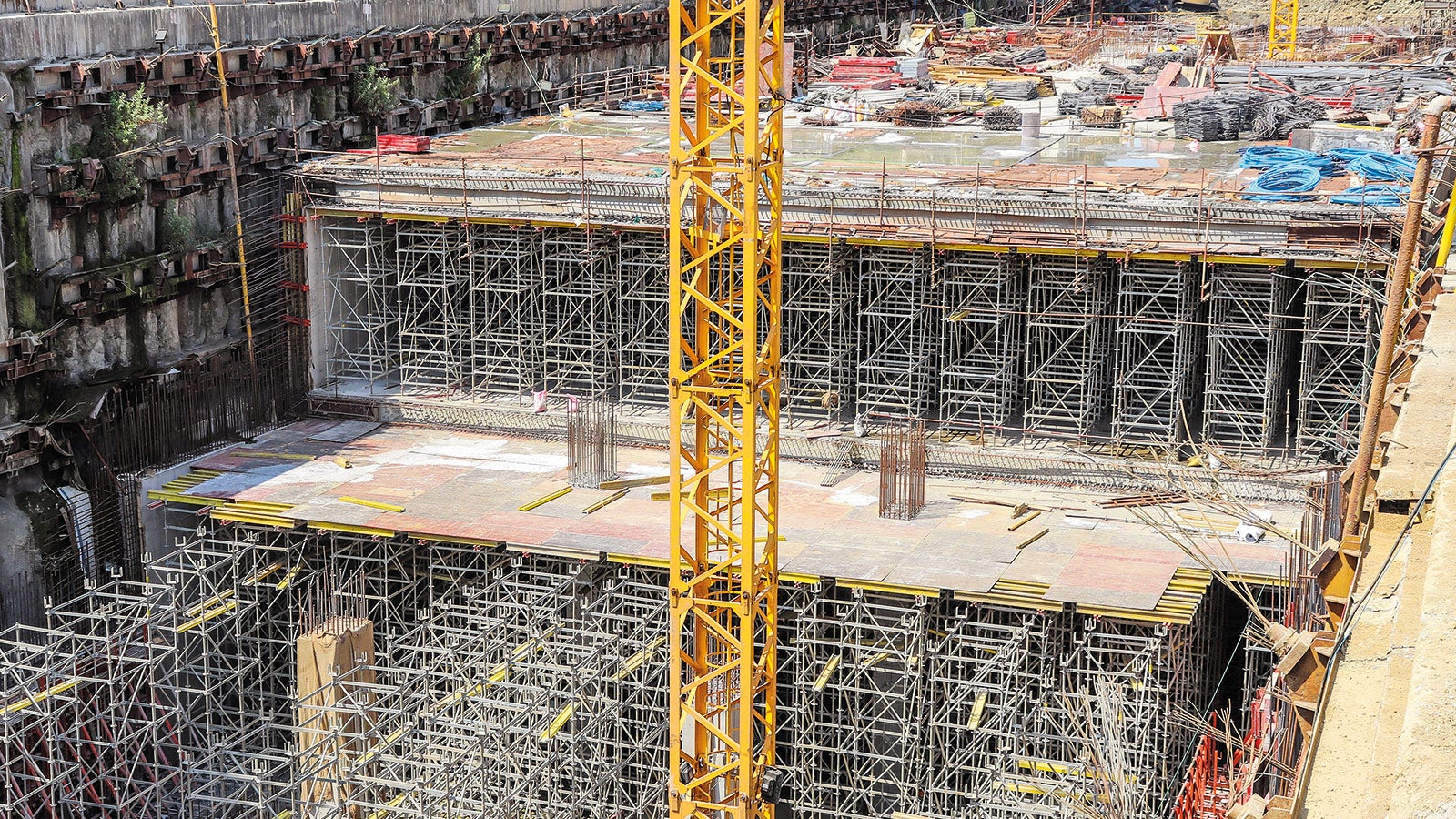 PERI has delivered around 480 tonnes of formwork and scaffolding material to the client’s construction site in addition to providing comprehensive on-site support.