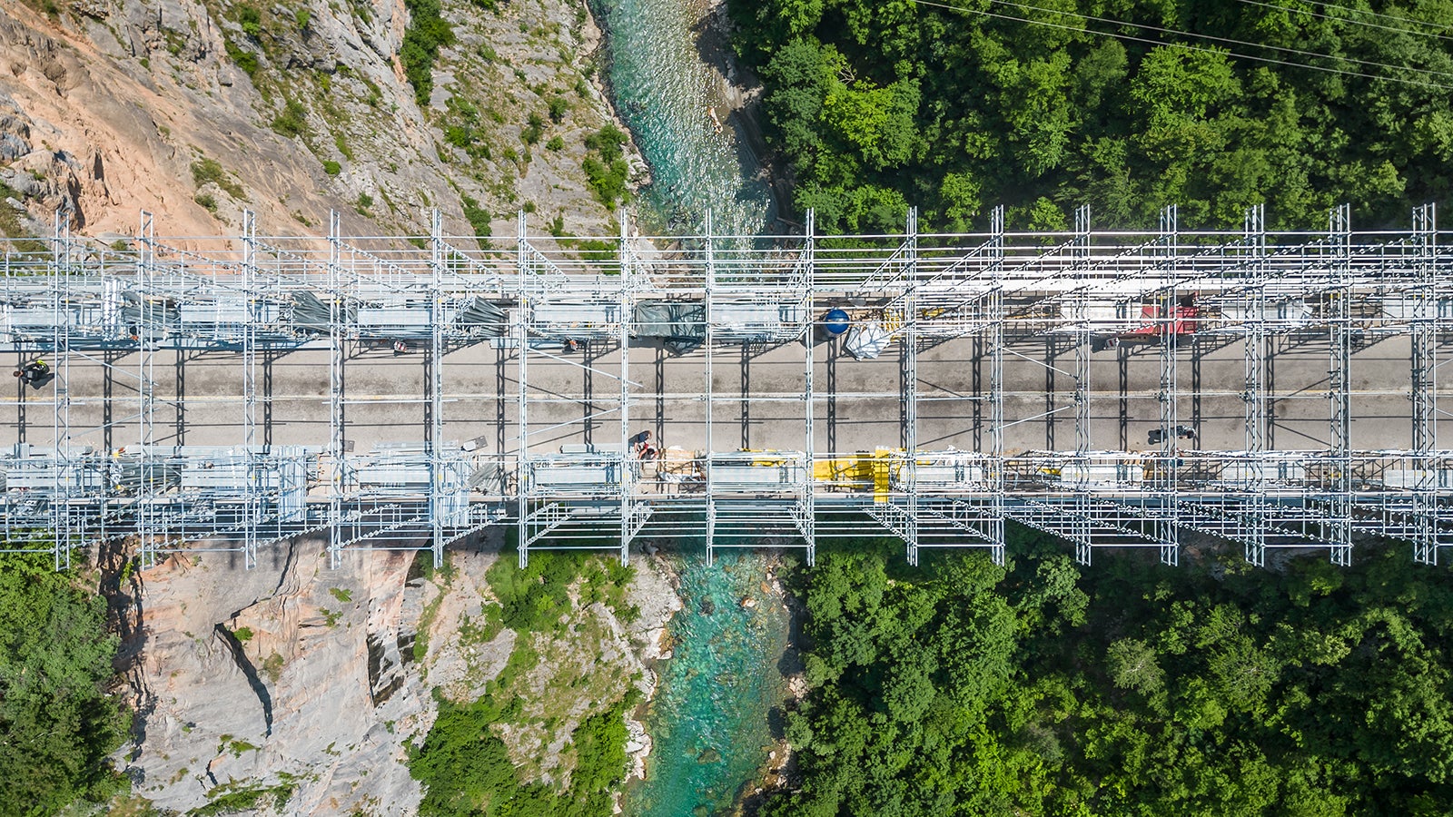 Remont mostu Đurđevića Tara nad rzeką Tara w Czarnogórze