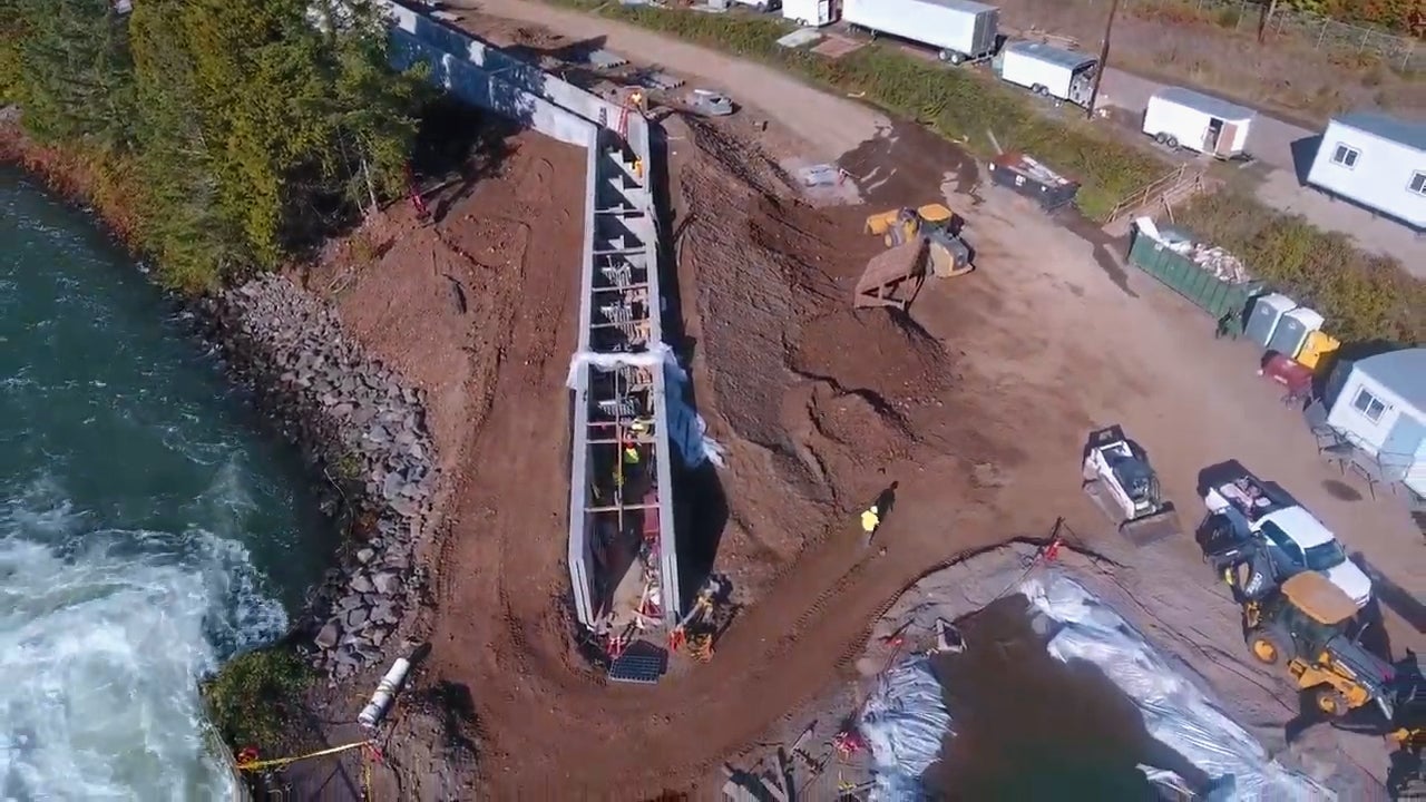 The PERI DUO handset formwork system is lighter and faster than conventional concrete forms making it easier to form the Fall Creek fish ladder. 