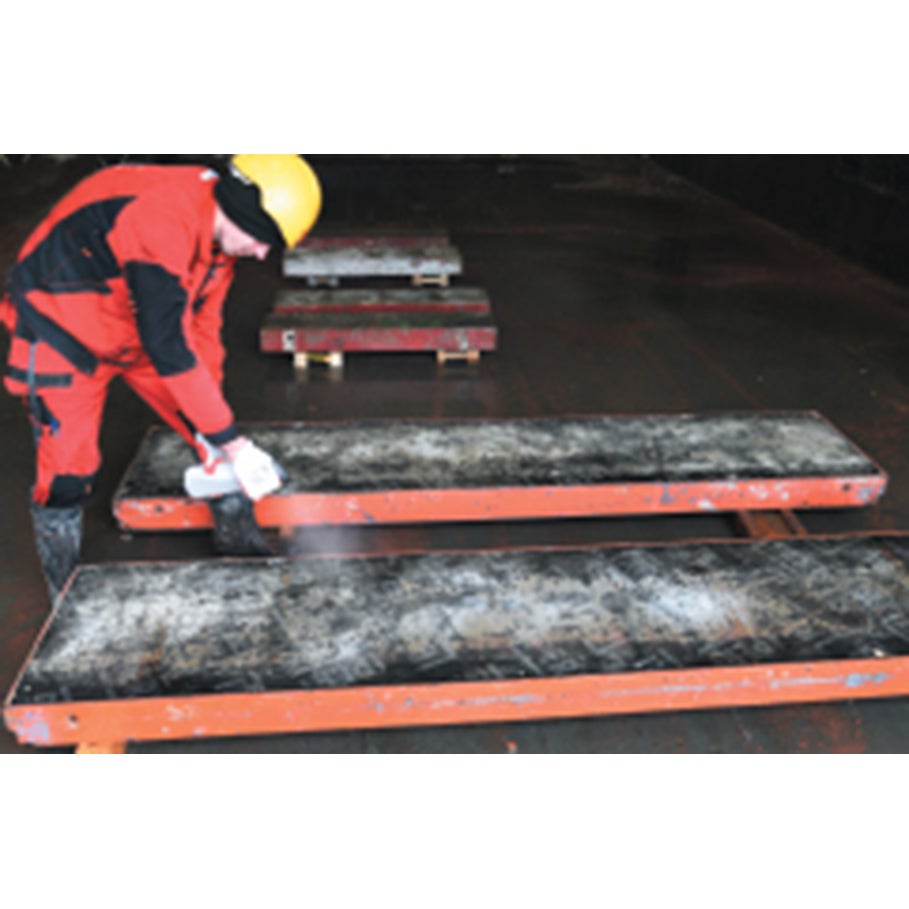 <p>Wszystkie dostępne powierzchnie spryskaj obficie CLEANBETEM.</p><br/>