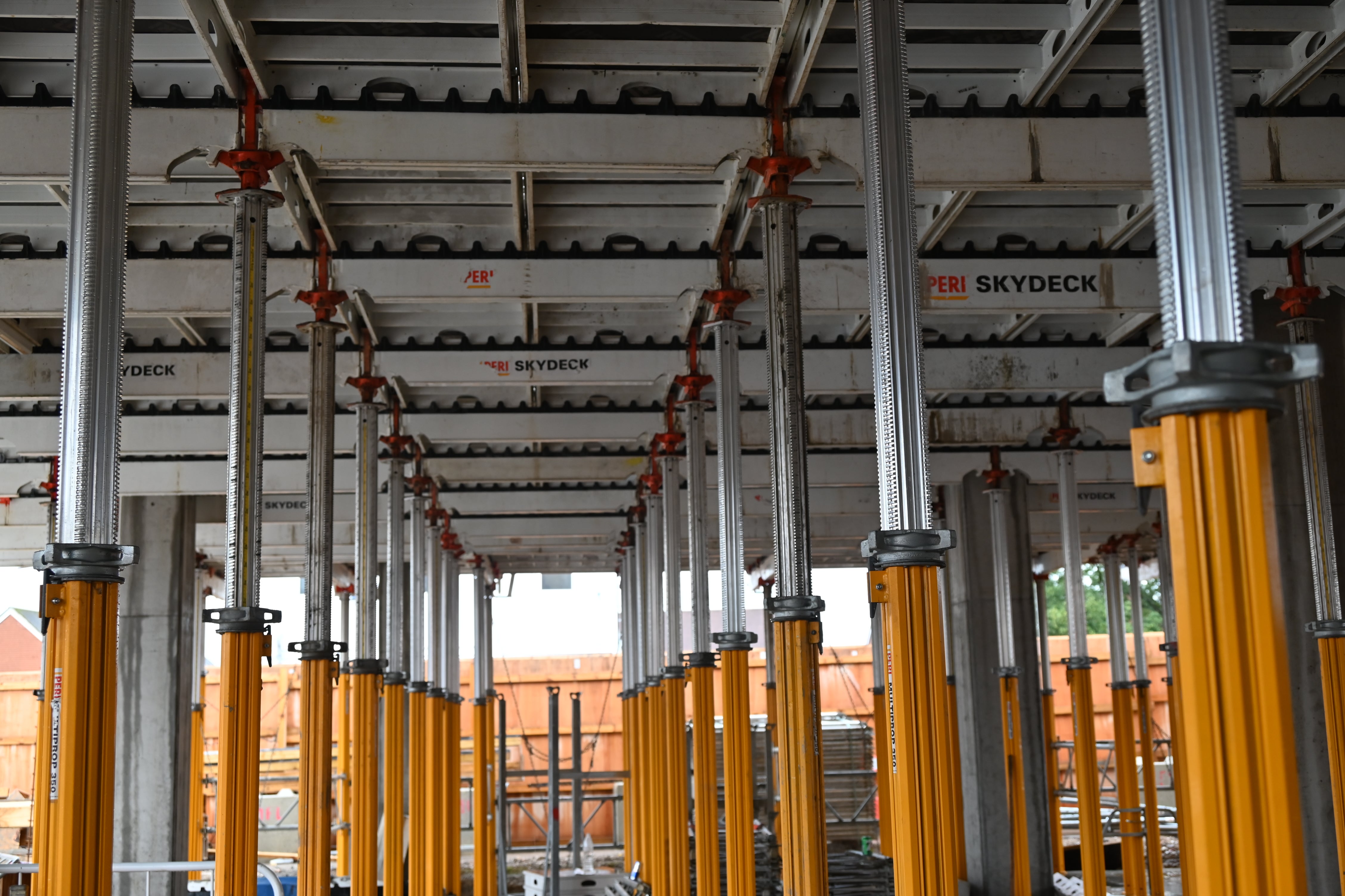 PERI SKYDECK offers a modular slab formwork system ideal for concrete slab construction, reducing cycle times and improving on-site safety across the UK.