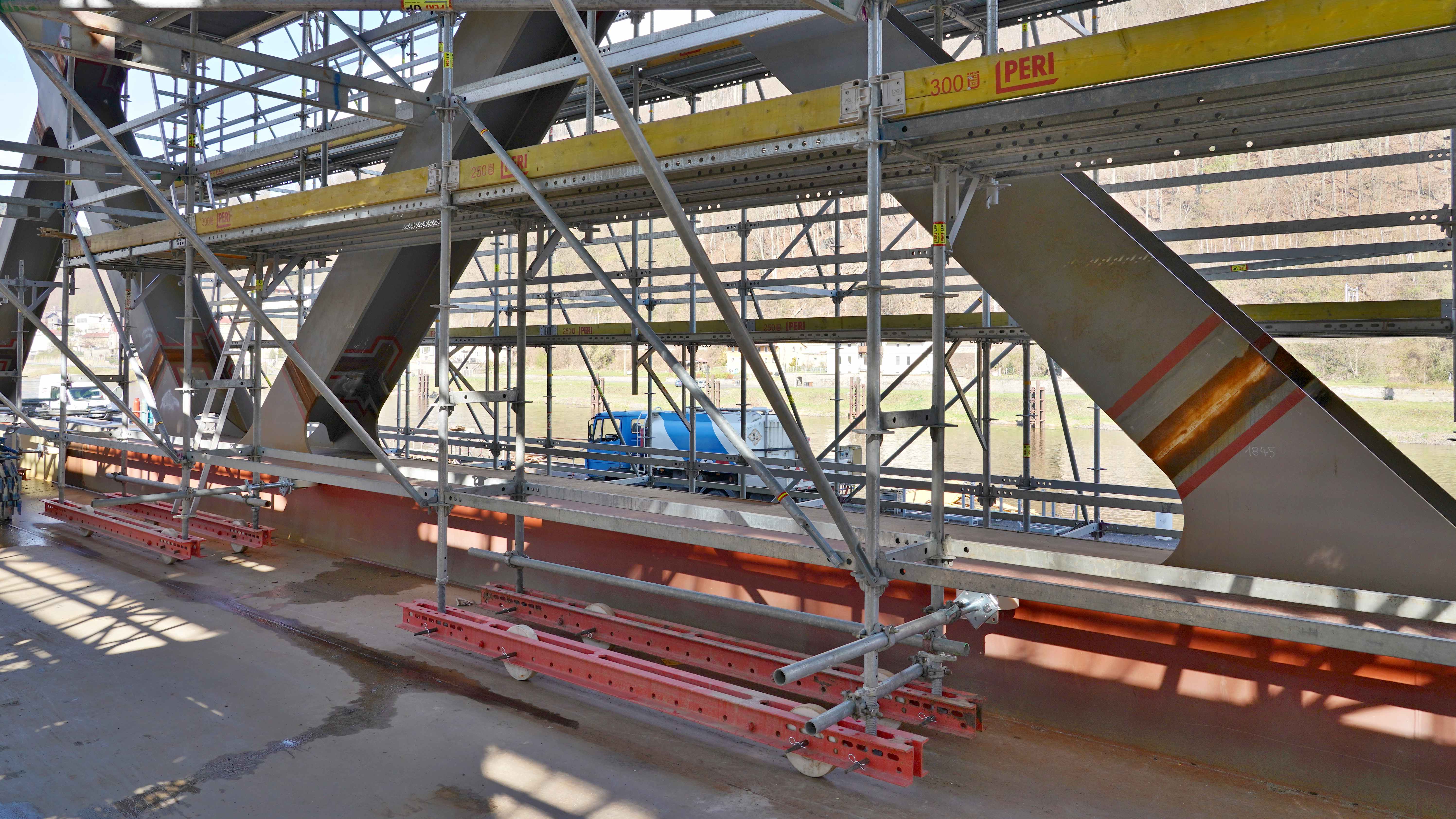 Železniční most, Děčín<br/>Pojízdná prostorová konstrukce