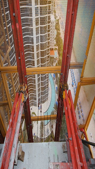 Three floors of LPS protection can be moved independently by hydraulics or crane at any time in the construction cycle.