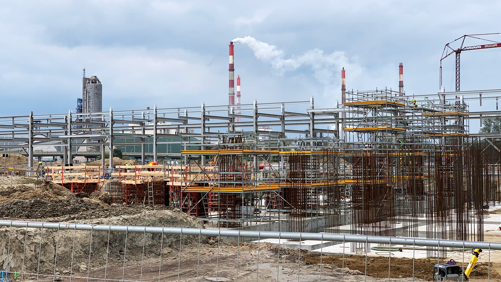 Realizacja projektu Polimery Police. Odcinek realizowany przez Gusan.